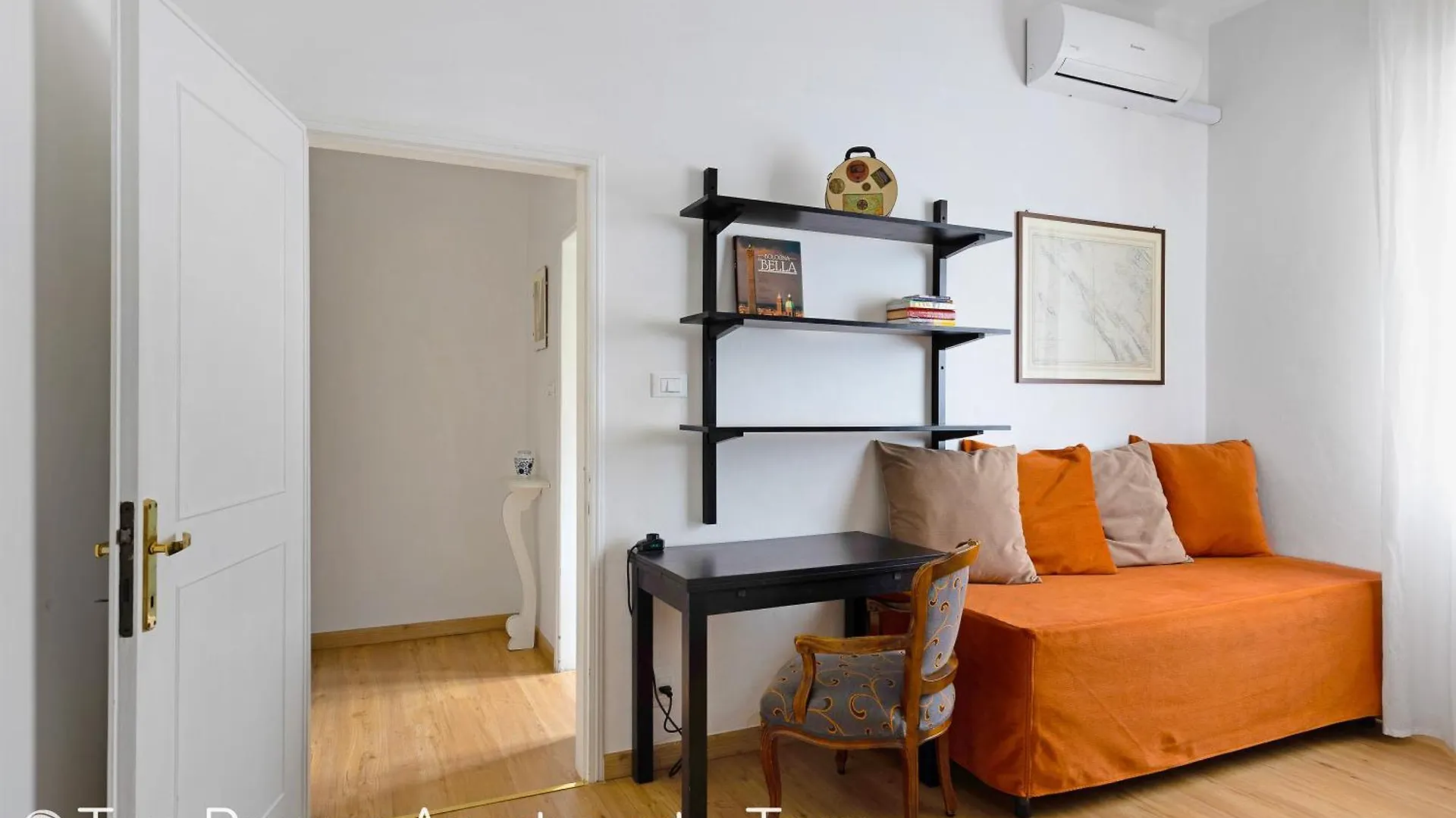 Z8 Apartments Bologna 0*,  Italy